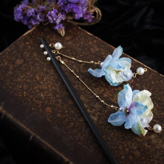Blossom Light Hair Stick