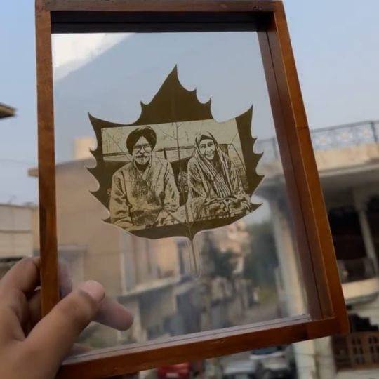 Customized Leaf Engraving  (For parents)