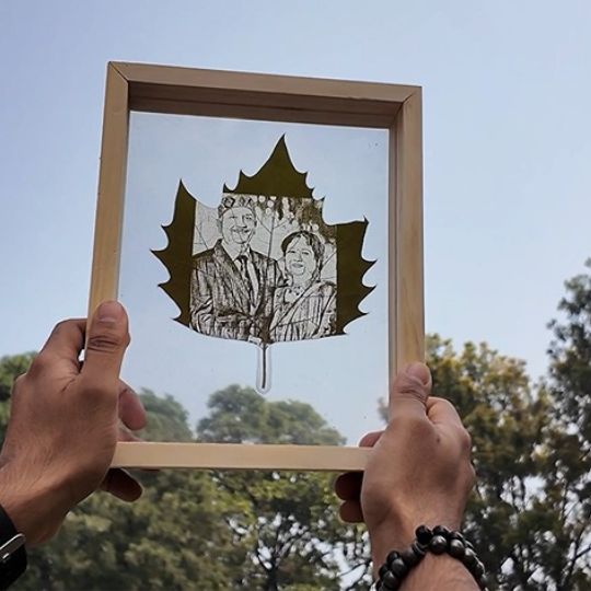 Customized Leaf Engraving  (For parents)