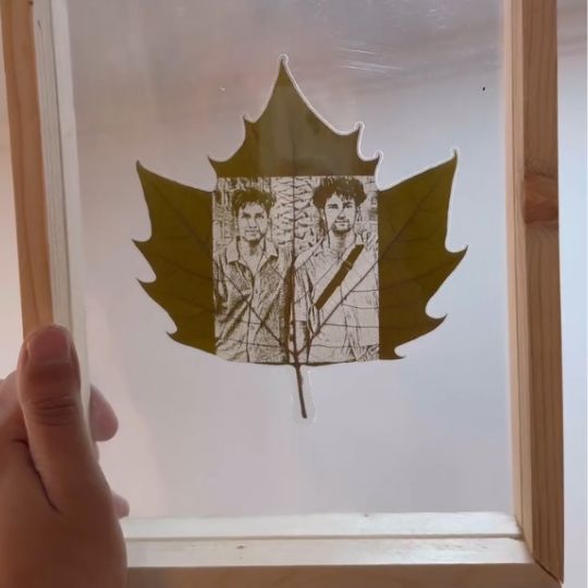 Customized Leaf Engraving (For Friends)