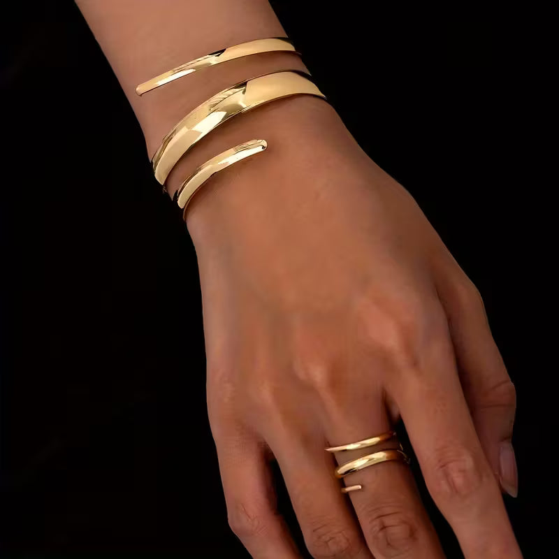 Spiral Golden Ring & Bracelet Combo