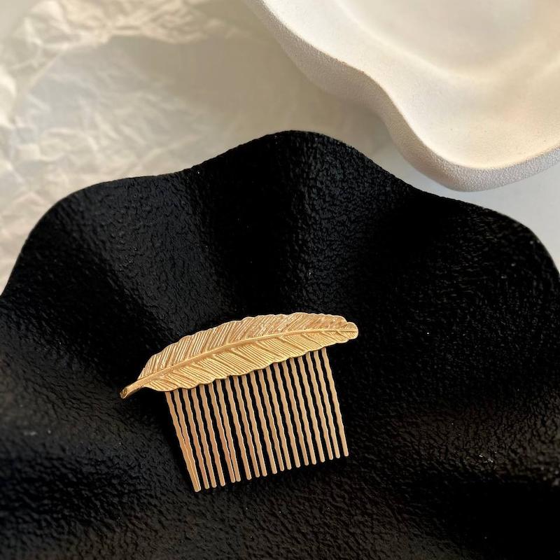 Elegant Leaf Hair Accessory