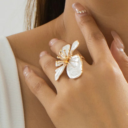 White Petal Luxe Jewelry Set
