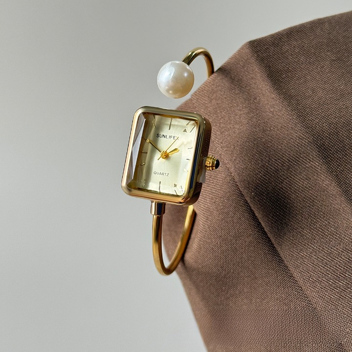 Square Pearl Bangle Watch