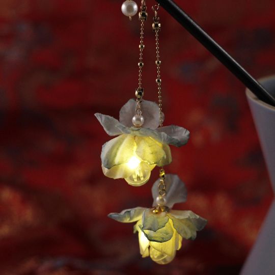 Blossom Light Hair Stick