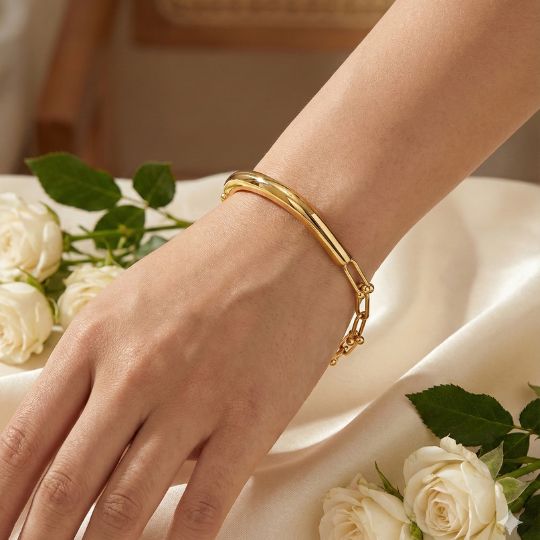 Gold Curved Chain Bracelet