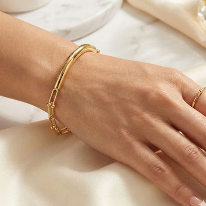 Gold Curved Chain Bracelet
