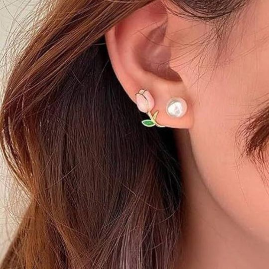 Tulip Pearl Earrings