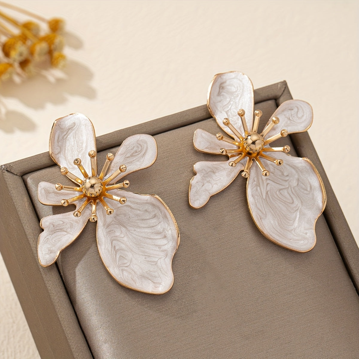 White Petal Luxe Jewelry Set