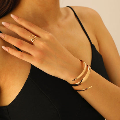 Spiral Golden Ring & Bracelet Combo